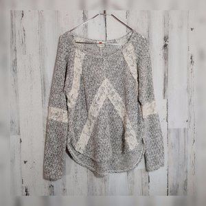 ONE CLOTHING long sleeve gray/white top